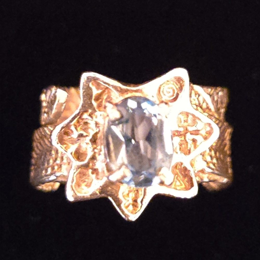 STERLING SILVER RING w BLUE TOPAZ